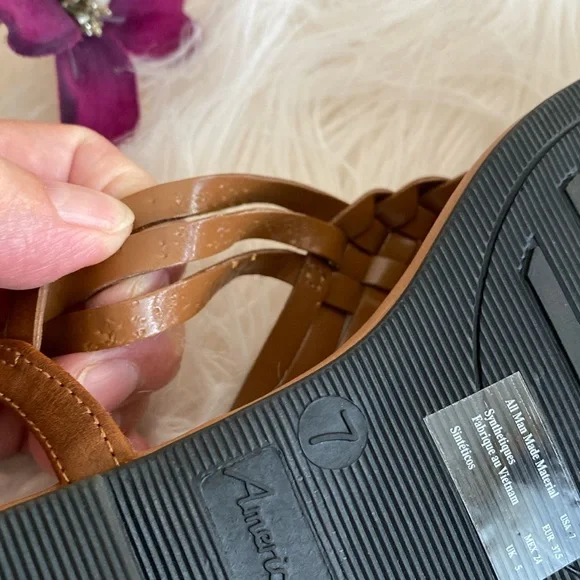 American Eagle sandals - Picture 12 of 13